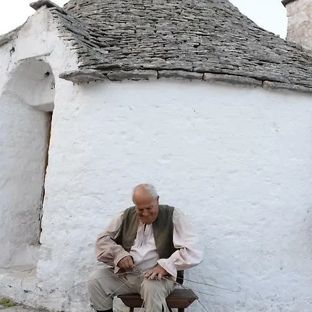 Con Trullo * ألبيروبيللو